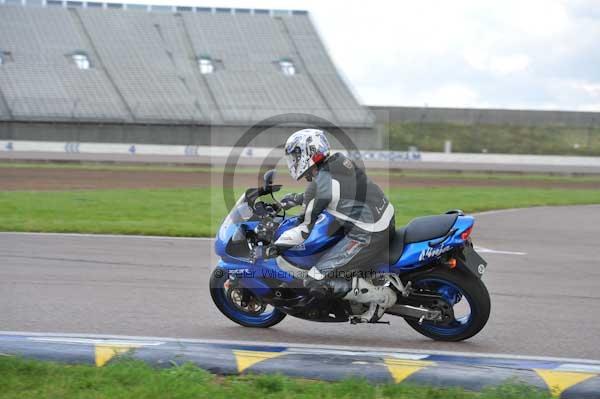 Motorcycle action photographs;Rockingham;Rockingham photographs;Trackday digital images;event digital images;eventdigitalimages;no limits trackday;peter wileman photography;rockingham corby northamptonshire;trackday;trackday photos