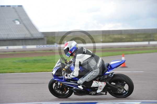 Motorcycle action photographs;Rockingham;Rockingham photographs;Trackday digital images;event digital images;eventdigitalimages;no limits trackday;peter wileman photography;rockingham corby northamptonshire;trackday;trackday photos