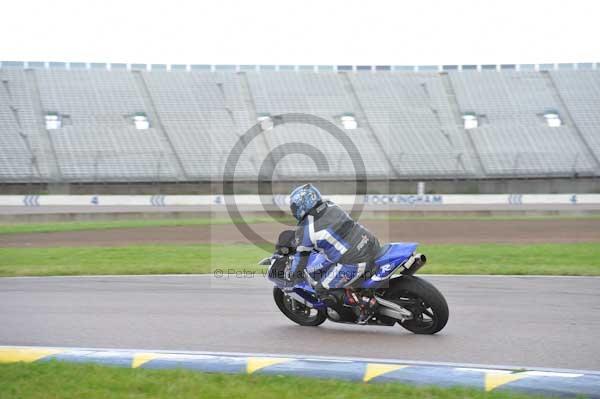 Motorcycle action photographs;Rockingham;Rockingham photographs;Trackday digital images;event digital images;eventdigitalimages;no limits trackday;peter wileman photography;rockingham corby northamptonshire;trackday;trackday photos