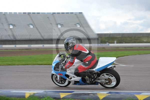 Motorcycle action photographs;Rockingham;Rockingham photographs;Trackday digital images;event digital images;eventdigitalimages;no limits trackday;peter wileman photography;rockingham corby northamptonshire;trackday;trackday photos