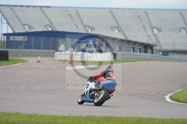 Motorcycle action photographs;Rockingham;Rockingham photographs;Trackday digital images;event digital images;eventdigitalimages;no limits trackday;peter wileman photography;rockingham corby northamptonshire;trackday;trackday photos