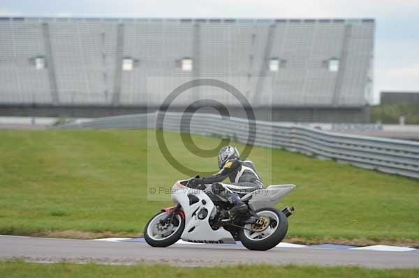 Motorcycle action photographs;Rockingham;Rockingham photographs;Trackday digital images;event digital images;eventdigitalimages;no limits trackday;peter wileman photography;rockingham corby northamptonshire;trackday;trackday photos