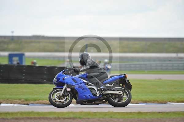 Motorcycle action photographs;Rockingham;Rockingham photographs;Trackday digital images;event digital images;eventdigitalimages;no limits trackday;peter wileman photography;rockingham corby northamptonshire;trackday;trackday photos