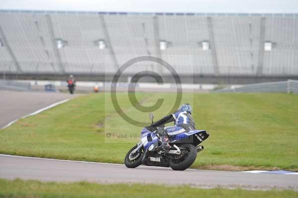 Motorcycle action photographs;Rockingham;Rockingham photographs;Trackday digital images;event digital images;eventdigitalimages;no limits trackday;peter wileman photography;rockingham corby northamptonshire;trackday;trackday photos