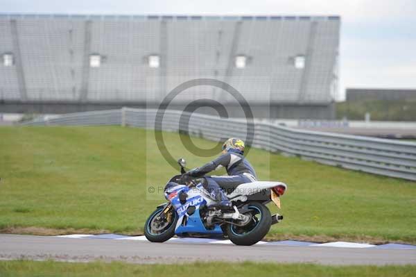 Motorcycle action photographs;Rockingham;Rockingham photographs;Trackday digital images;event digital images;eventdigitalimages;no limits trackday;peter wileman photography;rockingham corby northamptonshire;trackday;trackday photos