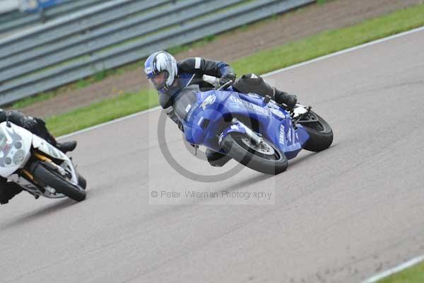 Motorcycle action photographs;Rockingham;Rockingham photographs;Trackday digital images;event digital images;eventdigitalimages;no limits trackday;peter wileman photography;rockingham corby northamptonshire;trackday;trackday photos