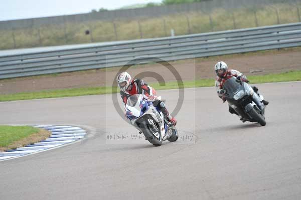 Motorcycle action photographs;Rockingham;Rockingham photographs;Trackday digital images;event digital images;eventdigitalimages;no limits trackday;peter wileman photography;rockingham corby northamptonshire;trackday;trackday photos