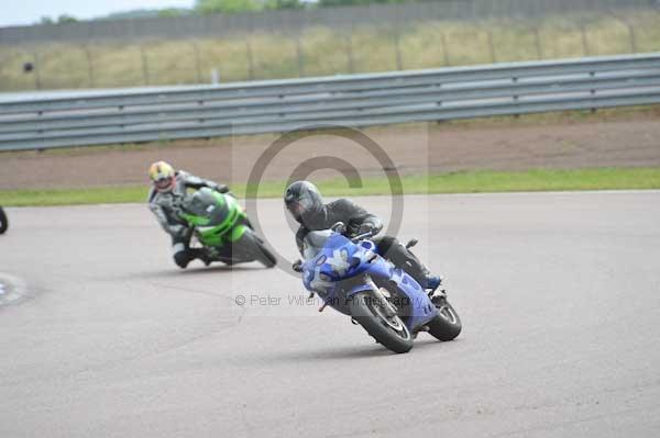 Motorcycle action photographs;Rockingham;Rockingham photographs;Trackday digital images;event digital images;eventdigitalimages;no limits trackday;peter wileman photography;rockingham corby northamptonshire;trackday;trackday photos