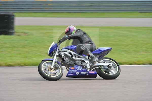 Motorcycle action photographs;Rockingham;Rockingham photographs;Trackday digital images;event digital images;eventdigitalimages;no limits trackday;peter wileman photography;rockingham corby northamptonshire;trackday;trackday photos