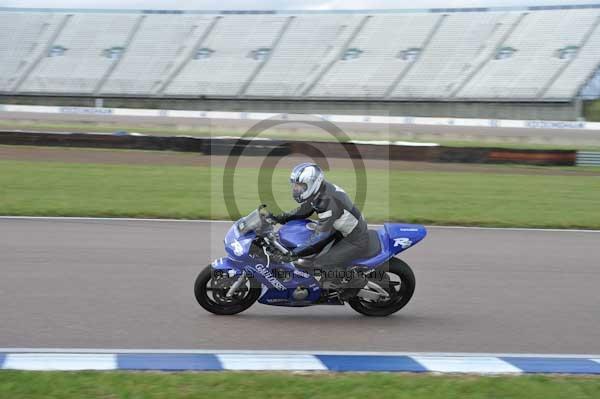 Motorcycle action photographs;Rockingham;Rockingham photographs;Trackday digital images;event digital images;eventdigitalimages;no limits trackday;peter wileman photography;rockingham corby northamptonshire;trackday;trackday photos