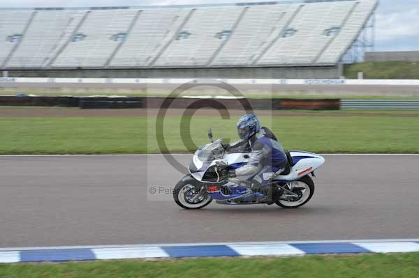 Motorcycle action photographs;Rockingham;Rockingham photographs;Trackday digital images;event digital images;eventdigitalimages;no limits trackday;peter wileman photography;rockingham corby northamptonshire;trackday;trackday photos