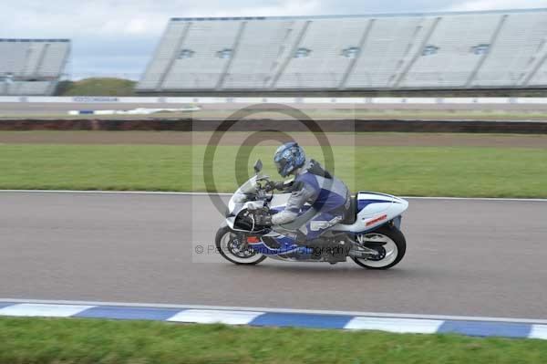 Motorcycle action photographs;Rockingham;Rockingham photographs;Trackday digital images;event digital images;eventdigitalimages;no limits trackday;peter wileman photography;rockingham corby northamptonshire;trackday;trackday photos