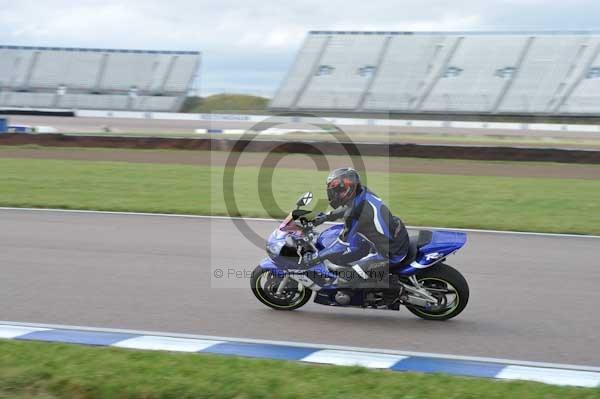 Motorcycle action photographs;Rockingham;Rockingham photographs;Trackday digital images;event digital images;eventdigitalimages;no limits trackday;peter wileman photography;rockingham corby northamptonshire;trackday;trackday photos