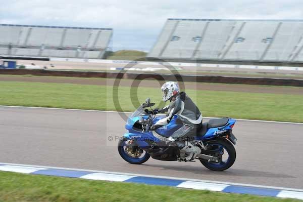 Motorcycle action photographs;Rockingham;Rockingham photographs;Trackday digital images;event digital images;eventdigitalimages;no limits trackday;peter wileman photography;rockingham corby northamptonshire;trackday;trackday photos