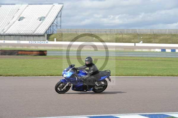 Motorcycle action photographs;Rockingham;Rockingham photographs;Trackday digital images;event digital images;eventdigitalimages;no limits trackday;peter wileman photography;rockingham corby northamptonshire;trackday;trackday photos