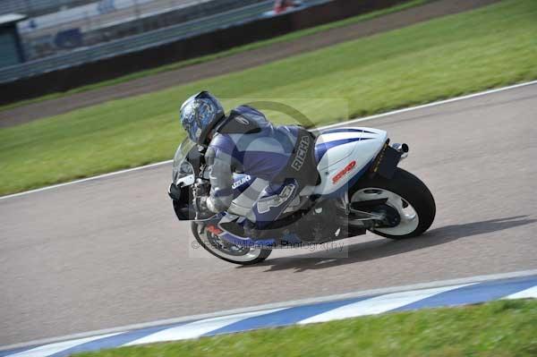 Motorcycle action photographs;Rockingham;Rockingham photographs;Trackday digital images;event digital images;eventdigitalimages;no limits trackday;peter wileman photography;rockingham corby northamptonshire;trackday;trackday photos