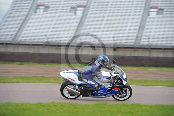 Motorcycle action photographs;Rockingham;Rockingham photographs;Trackday digital images;event digital images;eventdigitalimages;no limits trackday;peter wileman photography;rockingham corby northamptonshire;trackday;trackday photos