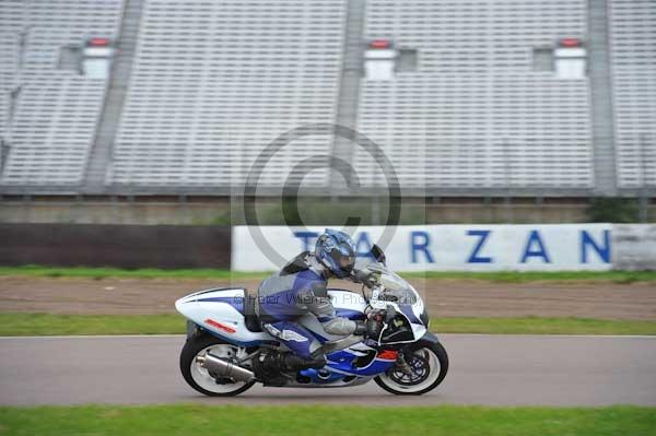 Motorcycle action photographs;Rockingham;Rockingham photographs;Trackday digital images;event digital images;eventdigitalimages;no limits trackday;peter wileman photography;rockingham corby northamptonshire;trackday;trackday photos