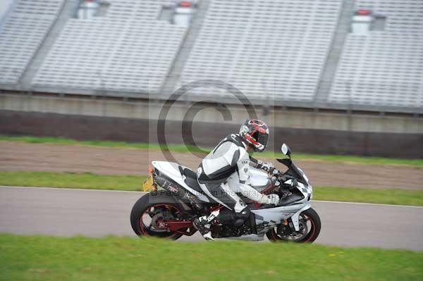 Motorcycle action photographs;Rockingham;Rockingham photographs;Trackday digital images;event digital images;eventdigitalimages;no limits trackday;peter wileman photography;rockingham corby northamptonshire;trackday;trackday photos