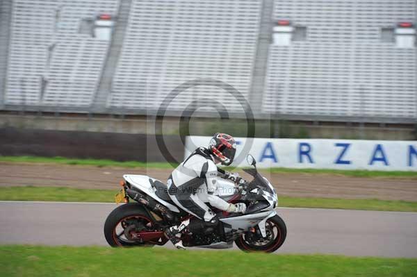 Motorcycle action photographs;Rockingham;Rockingham photographs;Trackday digital images;event digital images;eventdigitalimages;no limits trackday;peter wileman photography;rockingham corby northamptonshire;trackday;trackday photos