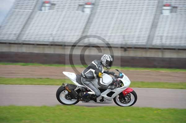 Motorcycle action photographs;Rockingham;Rockingham photographs;Trackday digital images;event digital images;eventdigitalimages;no limits trackday;peter wileman photography;rockingham corby northamptonshire;trackday;trackday photos