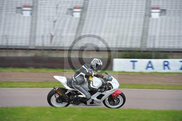 Motorcycle action photographs;Rockingham;Rockingham photographs;Trackday digital images;event digital images;eventdigitalimages;no limits trackday;peter wileman photography;rockingham corby northamptonshire;trackday;trackday photos