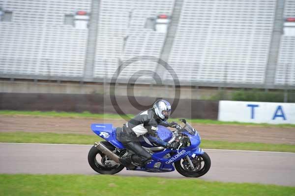 Motorcycle action photographs;Rockingham;Rockingham photographs;Trackday digital images;event digital images;eventdigitalimages;no limits trackday;peter wileman photography;rockingham corby northamptonshire;trackday;trackday photos