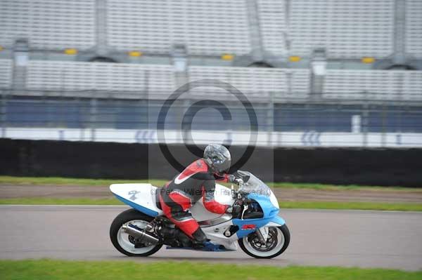 Motorcycle action photographs;Rockingham;Rockingham photographs;Trackday digital images;event digital images;eventdigitalimages;no limits trackday;peter wileman photography;rockingham corby northamptonshire;trackday;trackday photos