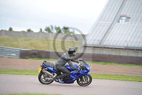 Motorcycle action photographs;Rockingham;Rockingham photographs;Trackday digital images;event digital images;eventdigitalimages;no limits trackday;peter wileman photography;rockingham corby northamptonshire;trackday;trackday photos