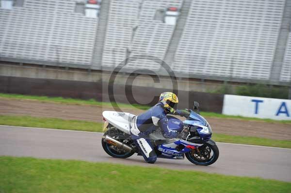 Motorcycle action photographs;Rockingham;Rockingham photographs;Trackday digital images;event digital images;eventdigitalimages;no limits trackday;peter wileman photography;rockingham corby northamptonshire;trackday;trackday photos