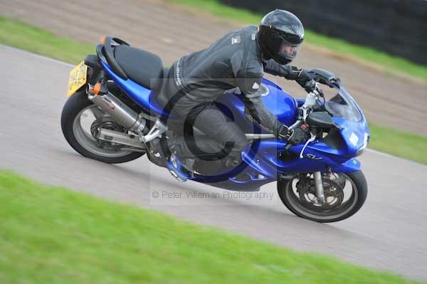 Motorcycle action photographs;Rockingham;Rockingham photographs;Trackday digital images;event digital images;eventdigitalimages;no limits trackday;peter wileman photography;rockingham corby northamptonshire;trackday;trackday photos