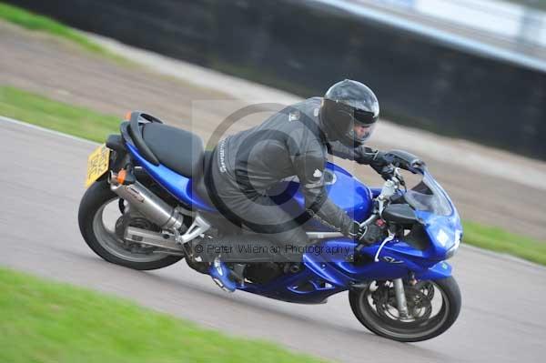 Motorcycle action photographs;Rockingham;Rockingham photographs;Trackday digital images;event digital images;eventdigitalimages;no limits trackday;peter wileman photography;rockingham corby northamptonshire;trackday;trackday photos