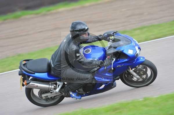 Motorcycle action photographs;Rockingham;Rockingham photographs;Trackday digital images;event digital images;eventdigitalimages;no limits trackday;peter wileman photography;rockingham corby northamptonshire;trackday;trackday photos