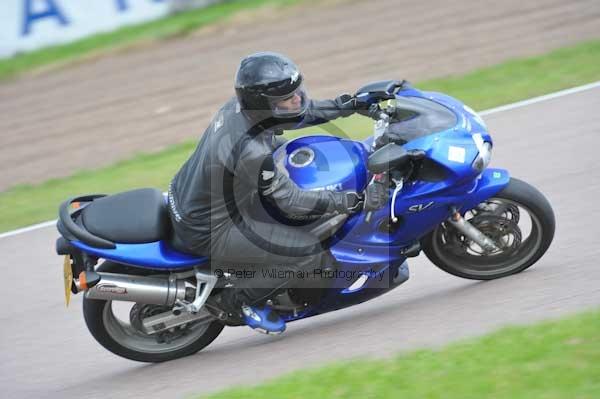 Motorcycle action photographs;Rockingham;Rockingham photographs;Trackday digital images;event digital images;eventdigitalimages;no limits trackday;peter wileman photography;rockingham corby northamptonshire;trackday;trackday photos