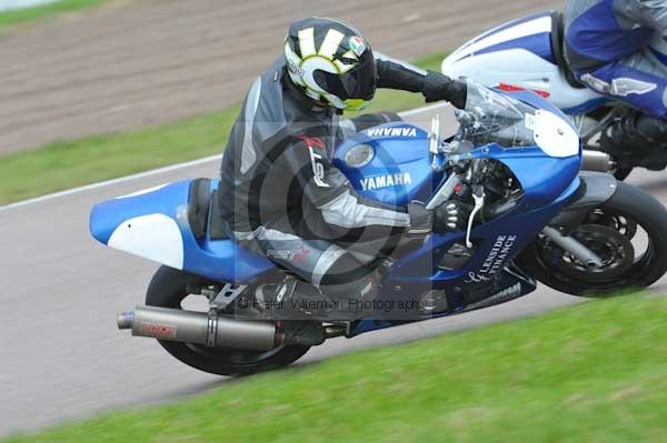 Motorcycle action photographs;Rockingham;Rockingham photographs;Trackday digital images;event digital images;eventdigitalimages;no limits trackday;peter wileman photography;rockingham corby northamptonshire;trackday;trackday photos