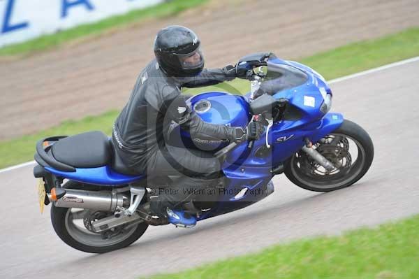 Motorcycle action photographs;Rockingham;Rockingham photographs;Trackday digital images;event digital images;eventdigitalimages;no limits trackday;peter wileman photography;rockingham corby northamptonshire;trackday;trackday photos