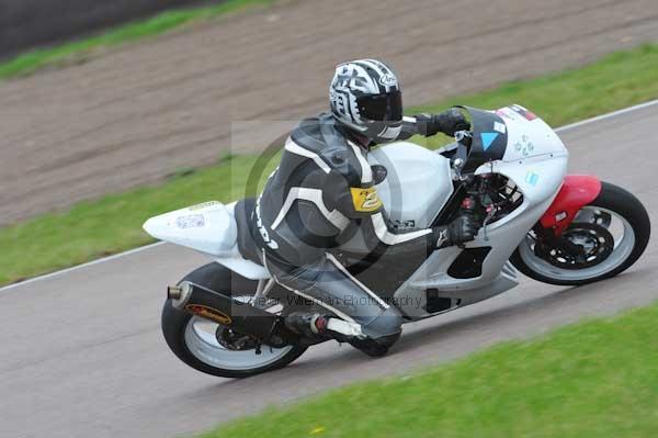 Motorcycle action photographs;Rockingham;Rockingham photographs;Trackday digital images;event digital images;eventdigitalimages;no limits trackday;peter wileman photography;rockingham corby northamptonshire;trackday;trackday photos