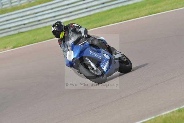 Motorcycle action photographs;Rockingham;Rockingham photographs;Trackday digital images;event digital images;eventdigitalimages;no limits trackday;peter wileman photography;rockingham corby northamptonshire;trackday;trackday photos