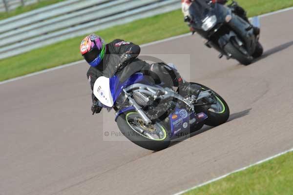 Motorcycle action photographs;Rockingham;Rockingham photographs;Trackday digital images;event digital images;eventdigitalimages;no limits trackday;peter wileman photography;rockingham corby northamptonshire;trackday;trackday photos