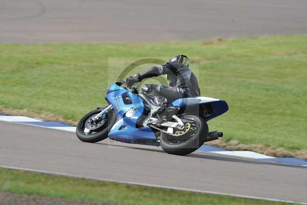 Motorcycle action photographs;Rockingham;Rockingham photographs;Trackday digital images;event digital images;eventdigitalimages;no limits trackday;peter wileman photography;rockingham corby northamptonshire;trackday;trackday photos