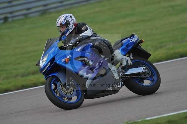 Motorcycle action photographs;Rockingham;Rockingham photographs;Trackday digital images;event digital images;eventdigitalimages;no limits trackday;peter wileman photography;rockingham corby northamptonshire;trackday;trackday photos