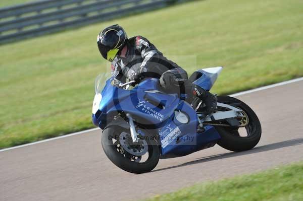 Motorcycle action photographs;Rockingham;Rockingham photographs;Trackday digital images;event digital images;eventdigitalimages;no limits trackday;peter wileman photography;rockingham corby northamptonshire;trackday;trackday photos