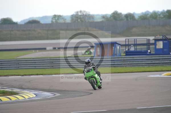 Motorcycle action photographs;Rockingham;Rockingham photographs;Trackday digital images;event digital images;eventdigitalimages;no limits trackday;peter wileman photography;rockingham corby northamptonshire;trackday;trackday photos