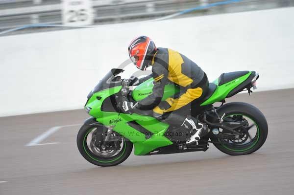 Motorcycle action photographs;Rockingham;Rockingham photographs;Trackday digital images;event digital images;eventdigitalimages;no limits trackday;peter wileman photography;rockingham corby northamptonshire;trackday;trackday photos