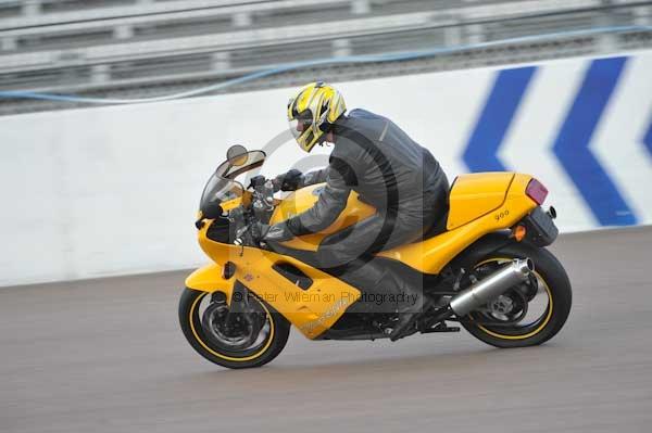 Motorcycle action photographs;Rockingham;Rockingham photographs;Trackday digital images;event digital images;eventdigitalimages;no limits trackday;peter wileman photography;rockingham corby northamptonshire;trackday;trackday photos