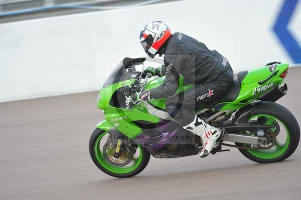 Motorcycle action photographs;Rockingham;Rockingham photographs;Trackday digital images;event digital images;eventdigitalimages;no limits trackday;peter wileman photography;rockingham corby northamptonshire;trackday;trackday photos