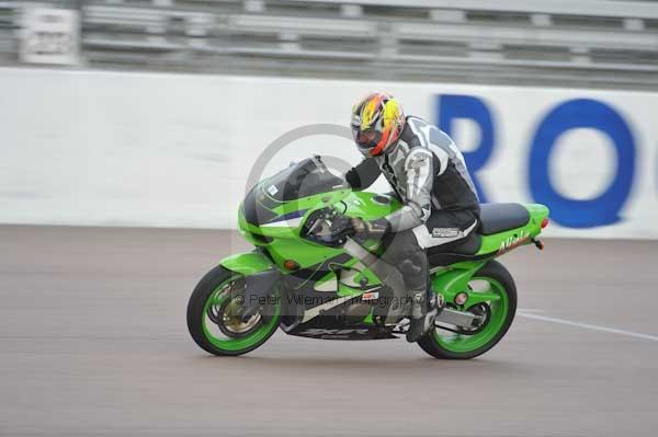 Motorcycle action photographs;Rockingham;Rockingham photographs;Trackday digital images;event digital images;eventdigitalimages;no limits trackday;peter wileman photography;rockingham corby northamptonshire;trackday;trackday photos