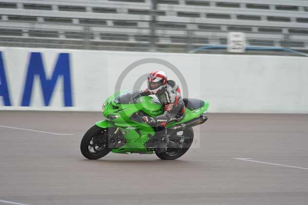 Motorcycle action photographs;Rockingham;Rockingham photographs;Trackday digital images;event digital images;eventdigitalimages;no limits trackday;peter wileman photography;rockingham corby northamptonshire;trackday;trackday photos