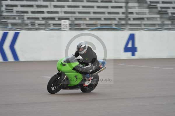 Motorcycle action photographs;Rockingham;Rockingham photographs;Trackday digital images;event digital images;eventdigitalimages;no limits trackday;peter wileman photography;rockingham corby northamptonshire;trackday;trackday photos