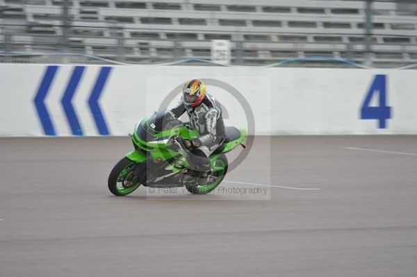 Motorcycle action photographs;Rockingham;Rockingham photographs;Trackday digital images;event digital images;eventdigitalimages;no limits trackday;peter wileman photography;rockingham corby northamptonshire;trackday;trackday photos